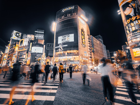 SHIBUYA TOKYO JAPAN - JULY 29 , 2018 : Pedestrians people crosswalk around Shibuya district area in Tokyo, Japanのeditorial素材