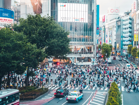 SHIBUYA TOKYO JAPAN - JULY 29 , 2018 : Pedestrians people crosswalk around Shibuya district area in Tokyo, Japanのeditorial素材