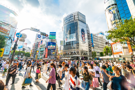 Tokyo, Japan Jul 29, 2018 : Shibuya intersection or crossing is the popular and landmark place in tokyo for shopping eating and have a lot of pedestrain in hereのeditorial素材