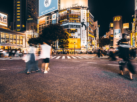 SHIBUYA TOKYO JAPAN - JULY 29 , 2018 : Pedestrians people crosswalk around Shibuya district area in Tokyo, Japanのeditorial素材