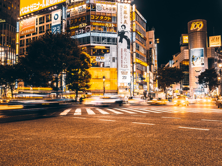 SHIBUYA TOKYO JAPAN - JULY 29 , 2018 : Pedestrians people crosswalk around Shibuya district area in Tokyo, Japanのeditorial素材