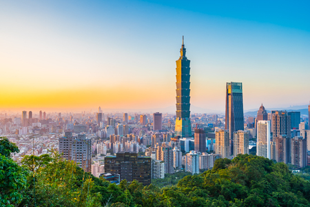 Beautiful landscape and cityscape of taipei 101 building and architecture in the city skyline at sunset time in Taiwanのeditorial素材