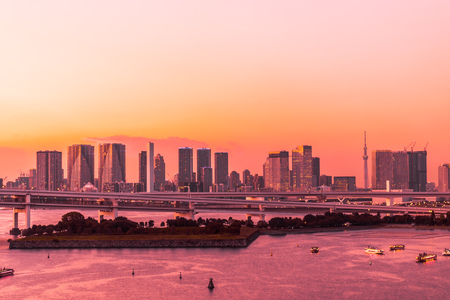 Beautiful architecture building cityscape of tokyo city with rainbow bridge at twilight sunset time in japanのeditorial素材