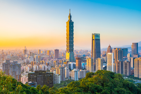 Beautiful landscape and cityscape of taipei 101 building and architecture in the city skyline at sunset time in Taiwanのeditorial素材