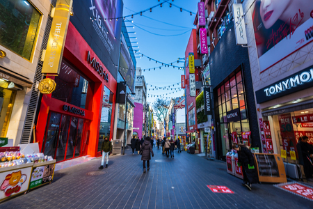 Seoul, South Korea 10 December 2018 : Myeong dong market is the popular place and district for shopping find something eat and sightseeingのeditorial素材