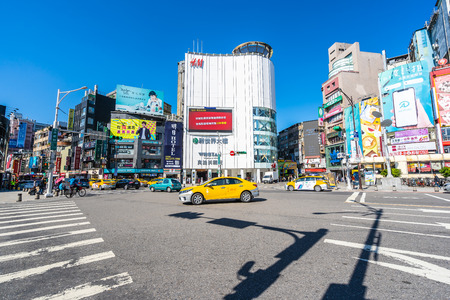 Taipei, Taiwan 30 November 2018 : Ximending market is the popular place in taipei for shopping new fashion and find something eatのeditorial素材