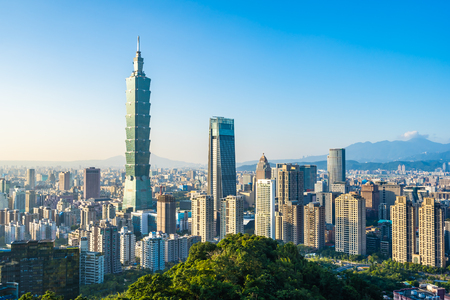 Beautiful landscape and cityscape of taipei 101 building and architecture in the city skyline with bluesky and white cloud at Taiwanのeditorial素材