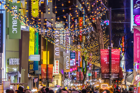 Seoul, South Korea 10 December 2018 : Myeong dong market is the popular place and district for shopping find something eat and sightseeingのeditorial素材
