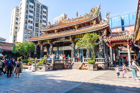 Taipei, Taiwan 1 December 2018 : Longshan temple is the popular place in Taiwanのeditorial素材