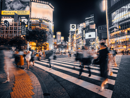 SHIBUYA TOKYO JAPAN - JULY 29 , 2018 : Pedestrians people crosswalk around Shibuya district area in Tokyo, Japanのeditorial素材