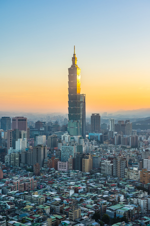 Beautiful architecture building taipei city skyline at sunset in Taiwanのeditorial素材