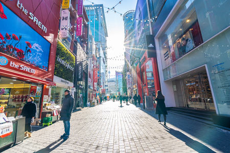 Seoul, South Korea 10 December 2018 : Myeong dong market is the popular place and district for shopping find something eat and sightseeingのeditorial素材