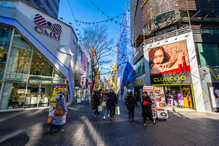 Seoul, South Korea 10 December 2018 : Myeong dong market is the popular place and district for shopping find something eat and sightseeingのeditorial素材