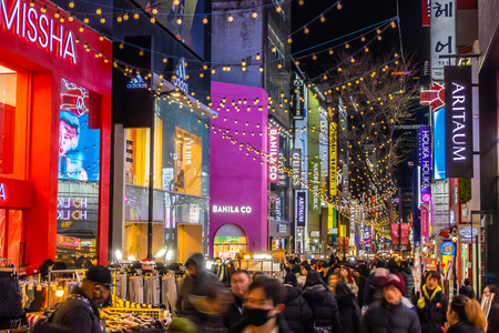 Seoul, South Korea 10 December 2018 : Myeong dong market is the popular place and district for shopping find something eat and sightseeingのeditorial素材