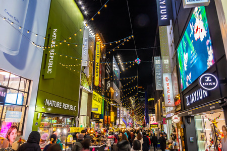 Seoul, South Korea 10 December 2018 : Myeong dong market is the popular place and district for shopping find something eat and sightseeingのeditorial素材