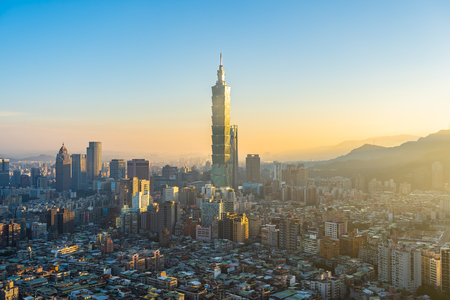 Beautiful architecture building taipei city skyline at sunset in Taiwanのeditorial素材