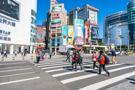 Taipei, Taiwan 30 November 2018 : Ximending market is the popular place in taipei for shopping new fashion and find something eatのeditorial素材
