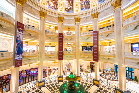 China, Macau - September 10 2018 - Beautiful luxury hotel resort and casion Parisian in macau cityのeditorial素材
