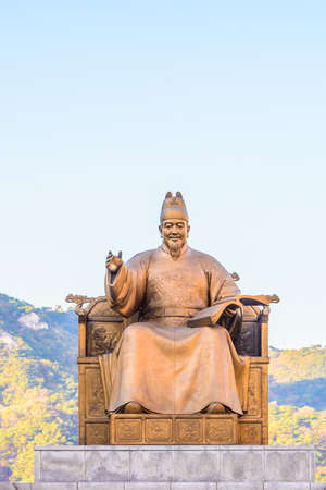 King sejong statue in seoul city Koreaのeditorial素材