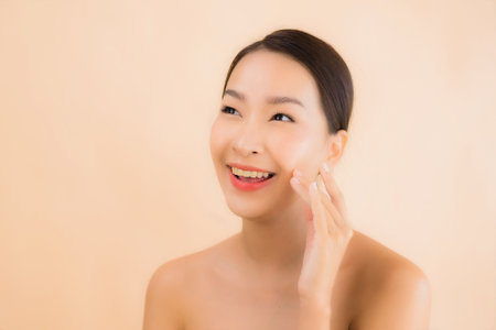 Portrait beautiful young asian face woman with beauty spa wellness and cosmetic makeup conceptの写真素材