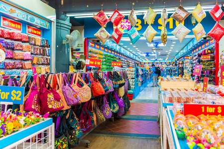 SINGAPORE - JUNE 20 : Bustling street of Chinatown district on JUNE 20, 2014 in Singapore. Singapore's Chinatown is a world famous bargain shopping destination.のeditorial素材