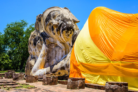 Principal Buddha statue , Reclining Buddha at Wat Lokayasutharam, Ayutthaya, Thailand. Ayutthaya Historical Parkの写真素材