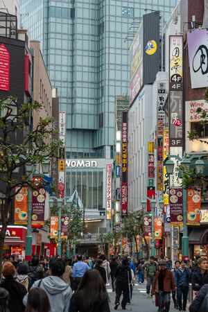 TOKYO, JAPAN - NOVEMBER 18, 2018: Day scene of Crowded people at Shinjuku shopping street, Tokyo prefecture, Japanのeditorial素材