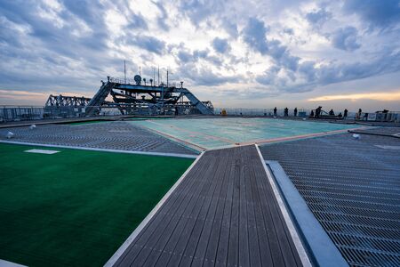 TOKYO, JAPAN - NOVEMBER 16, 2018: Evening scene of sky deck at Roppongi hills tower, Tokyo prefecture, Japanのeditorial素材