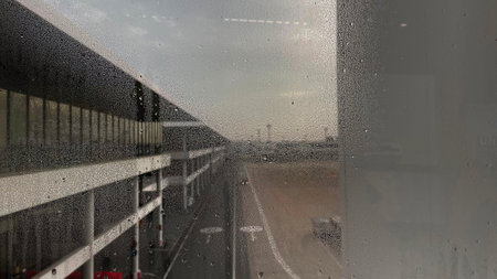 raindrops on the glass of the bus, raindrops on the glassの写真素材