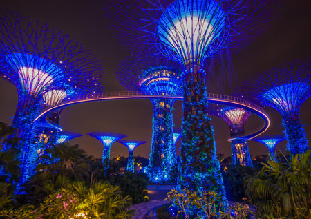 Singapore - a small and crowded city/state of Southeast Asia, famous for its modern architecture. Here in the picture the colorful Gardens by the Bayのeditorial素材