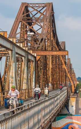 Hanoi, Vietnam - the Cau Chuong Duong, over the Red River, is probably the most famous bridge in Hanoi, and often used for photo shootingsのeditorial素材