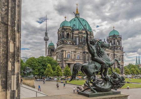 Berlin, Germany - completed in 1905 and built in a Historicist architecture style, the the Berlin Cathedral it's one of the main landmarks in the german capitalのeditorial素材