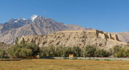 Tashkurgan, China - located 3,500m above the sea level, and last city before the border with Pakistan, Tashkurgan is one of the most beautiful spots of Xinjiang. Here in particular the Fortressのeditorial素材