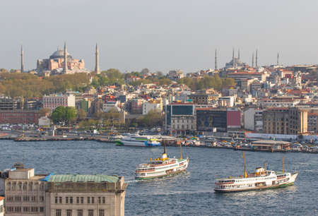 Istanbul, Turkey - home of many Istanbul landmarks, like Hagia Sofia, the Topkapi Palace, the Blue Mosque, the Fatih district is the core of the city. Here in particular the Golden Hornのeditorial素材