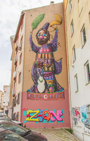 Istanbul, Turkey - Istanbul displays a huge amount of beautiful painting and murals, expecially around the Kadik?y district, on the Asian Sideのeditorial素材