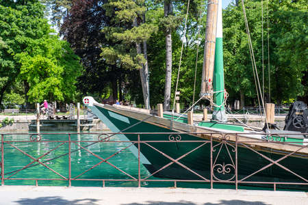 Close-up of a wooden sailing boat on Lake Annecy in Franceの写真素材