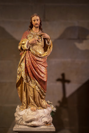 Religious statue in the basilica of the town of Carcassonne in the south of Franceの写真素材
