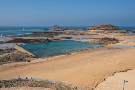 Beach and seafront in the town of Saint-Malo in Brittany, Franceの写真素材