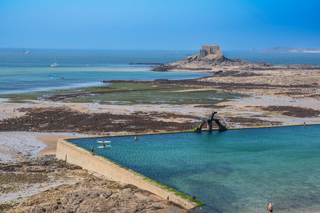 Beach and seafront in the town of Saint-Malo in Brittany, Franceの写真素材