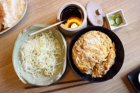Japanese food style, rice with fried chickenの写真素材