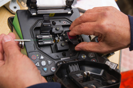 Technical wire splicing or fusing optical fiber splicing machine