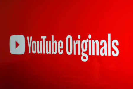 Chiang Mai, Thailand  - 16 October, 2020: YouTube application on computer PC monitor.のeditorial素材