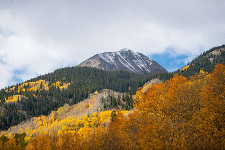 Twin lake Reflection - Coloradoの写真素材