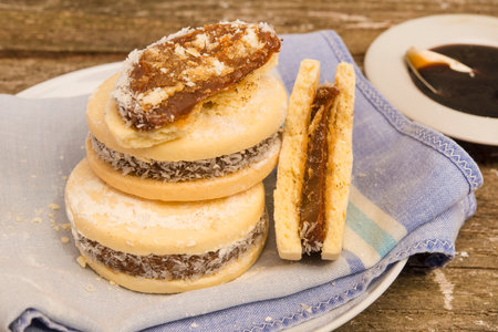 Alfajores delicious traditional Argentine, of caramel sauceの写真素材