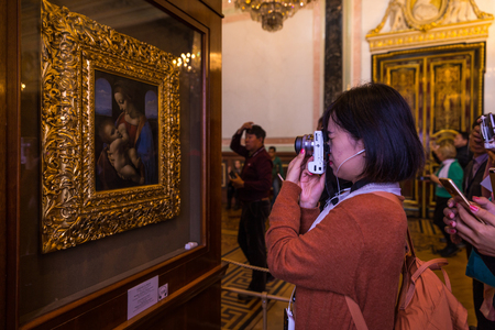 St. Petersburg, Russia - September 20, 2017: Tourist photograph artwork of Madonna and child painted by Leonardo Da Vinciのeditorial素材