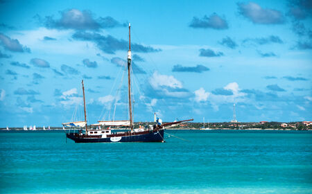Tourist sailing ship at Palm Beach on Aruba in the Caribbeanのeditorial素材