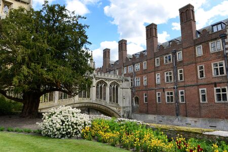 Springtime view of the Bridge Of Sighs, Cambridge, UK in St Johns college built in the nineteenth century to span the River Cam between the historical campus buildingsのeditorial素材