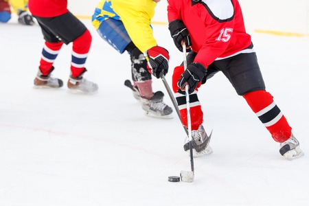 Hockey player counterattack in hockey gameの写真素材