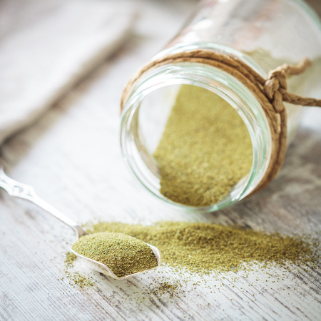 Kelp (algae) green powder healtly superfood