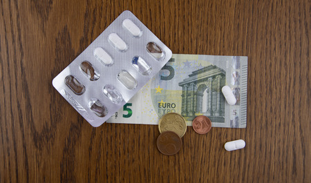 Banknotes and Pillsの写真素材